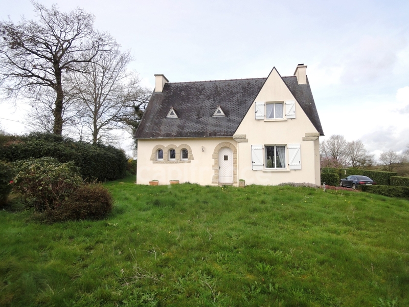 Dpt Finistère (29), à vendre CARHAIX PLOUGUER maison P6