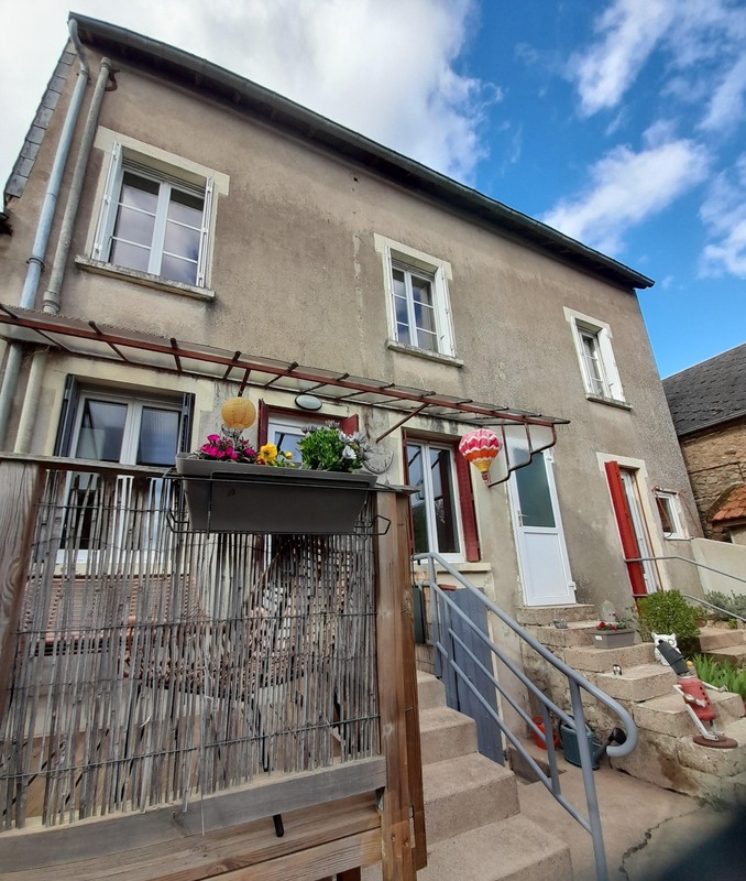 Dpt Saône et Loire (71), à vendre CUSSY EN MORVAN maison P8 de 152 m² - Terrain de 30,00 m²