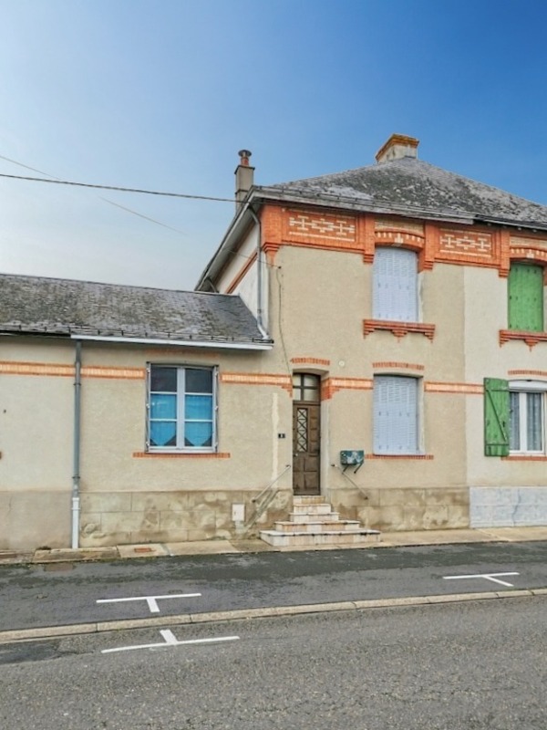 Dpt Sarthe (72), à vendre BESSE SUR BRAYE maison P3 de 76 m² - Terrain de 166,00 m²