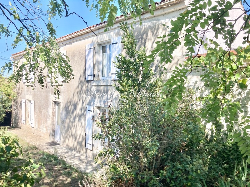 Dpt Charente Maritime (17), à vendre SAINT JEAN DE LIVERSAY maison P6 de 220 m²