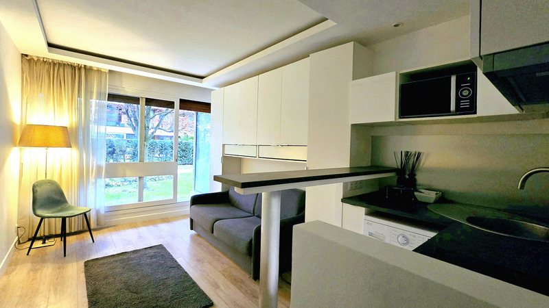 Dpt Yvelines (78), à vendre LE CHESNAY appartement sudio T1 de 21,08 m²  - Plain pied