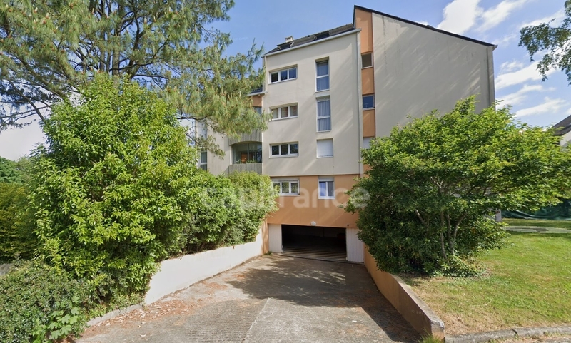 Département du Finistère (29), à vendre à Quimper, quartier Le Braden, un appartement T3 de 66 m² habitables comprenant une loggia et un garage