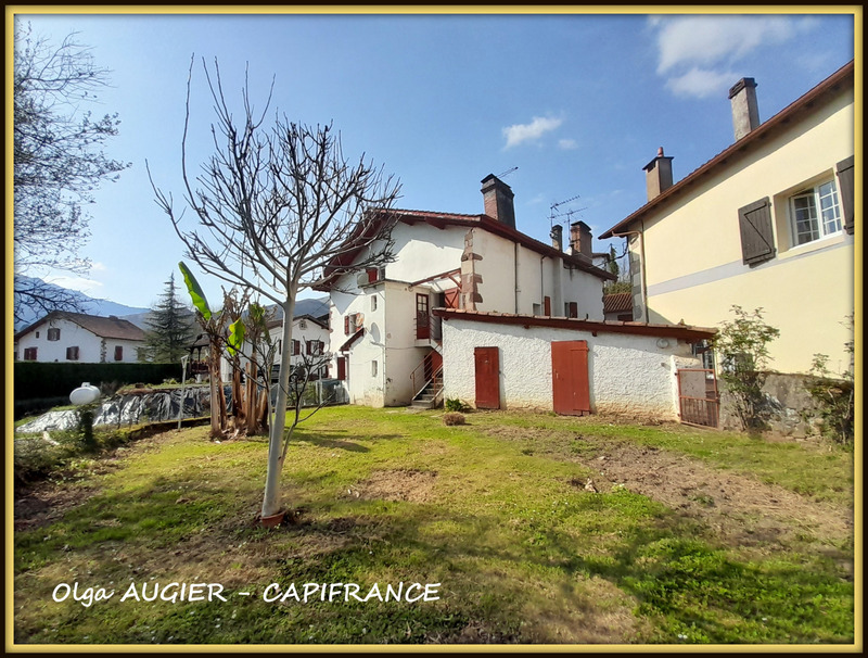 Dpt Pyrénées Atlantiques (64), à vendre SAINT ETIENNE DE BAIGORRY maison P9