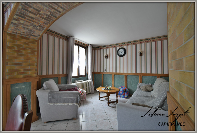 Dpt Aisne (02), à vendre proche Neuilly-Saint-Front - maison P5 de 94 m² - 3 chambres - Terrain de 333,00 m² - Garage - Appentis