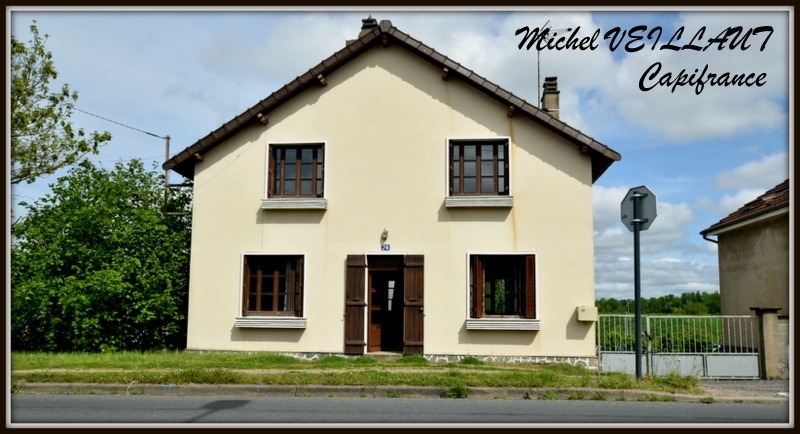 Dpt Allier (03), à vendre MOULINS maison P6 de 115 m² - Terrain de 819,00 m² - Plain pied