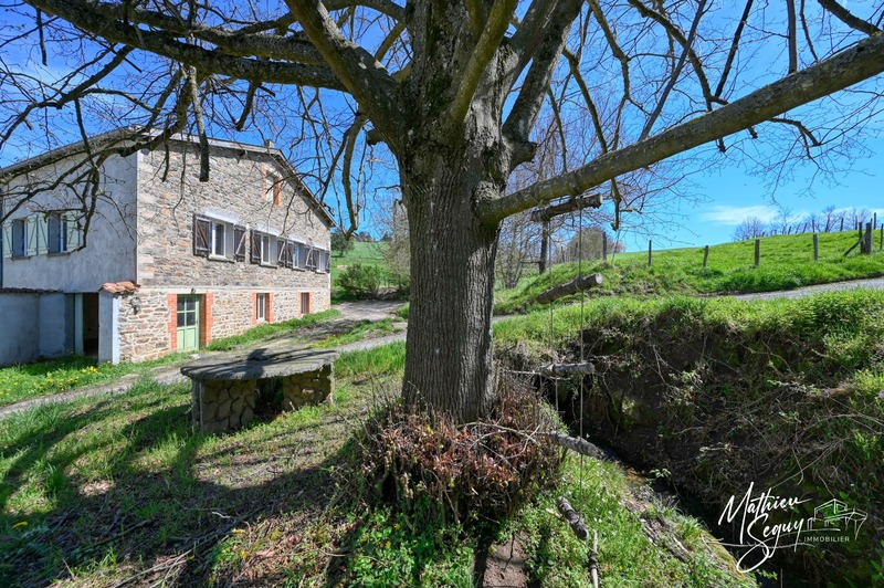Dpt Rhône (69), à vendre SAINT MARTIN EN HAUT maison P6 de 99,2 m² avec dépendances - Ensemble de jardinets non attenant  : 179 m² au global