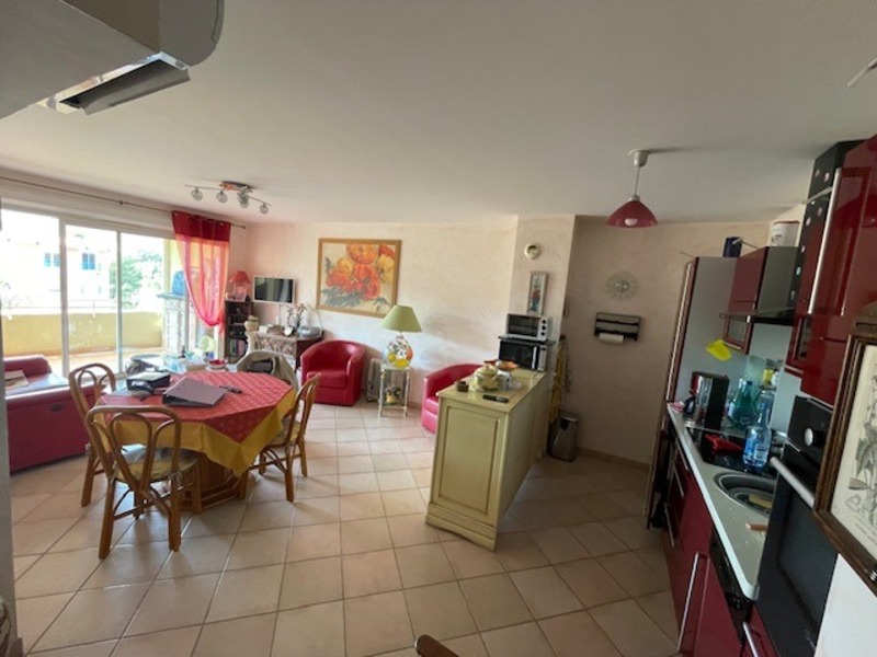 Var(83), Golfe de St-Tropez à vendre CAVALAIRE appartement T3 66M2+Terrasse 30M2 (Sud-Ouest) +Box 