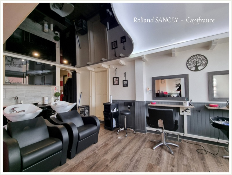 Dpt Territoire de Belfort (90), à vendre DELLE maison mitoyenne (Salon de coiffure / Appartement T4)
