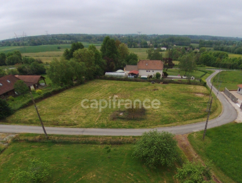 Dpt Saône et Loire (71), à vendre  terrain constructible de 2460 m2