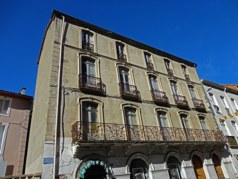 Dpt Pyrénées Orientales (66), à vendre VERNET LES BAINS maison P17 de 324 m² à rénover
