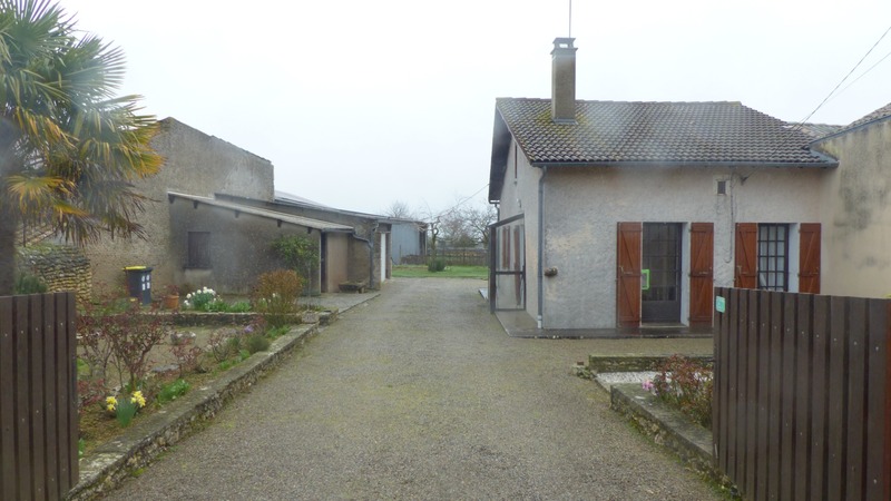 Dpt Deux Sèvres (79), à vendre THENEZAY maison P4   Terrain 889 m²