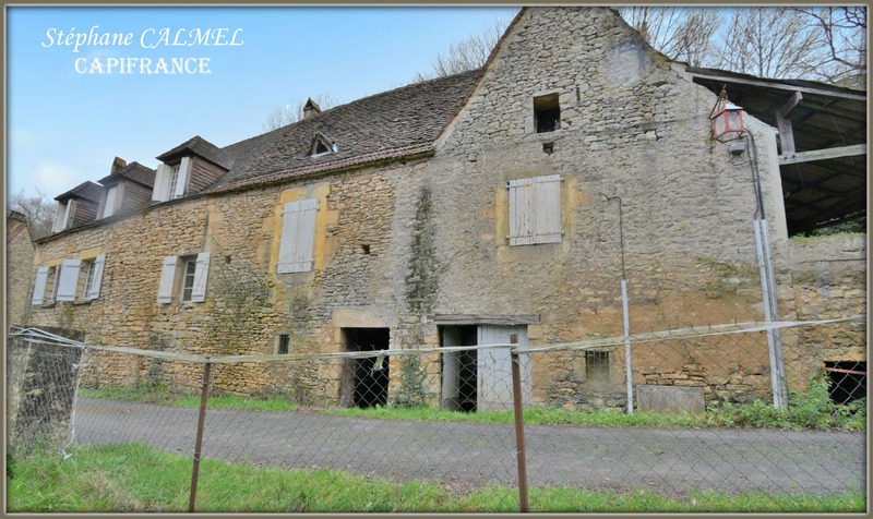 Dpt Dordogne (24), à vendre BEYNAC ET CAZENAC - Maison en pierre 150 m² - Terrain de 1883 m² - 2 garages