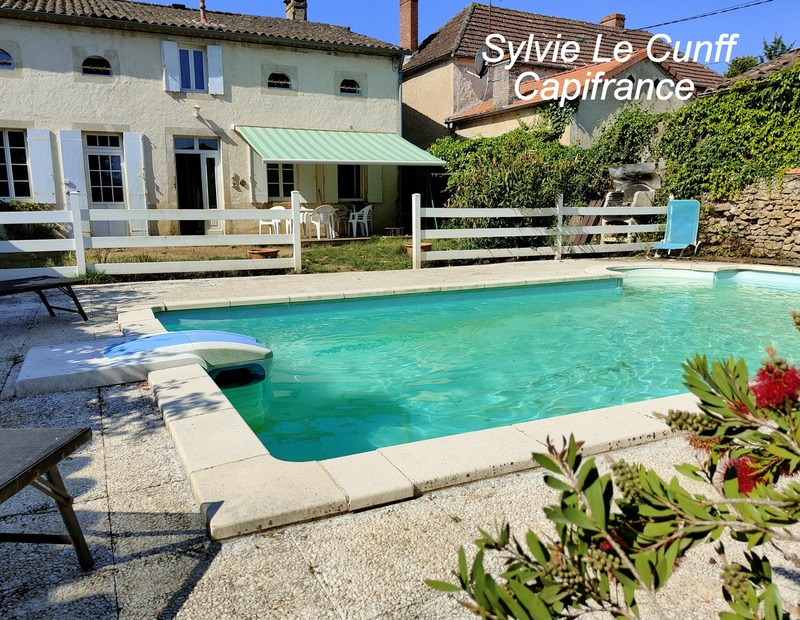 Dpt Gironde (33), à vendre SAINT SYMPHORIEN maison P7 de 175 m² - Terrain de 450,00 m²