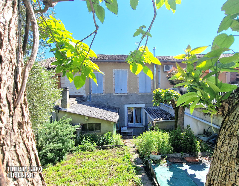 Beaumont-De-Lomagne, proximité directe toute commodités, 169 m², quatre chambres, jardin, terrasse
