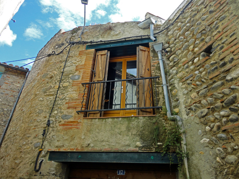 Dpt Pyrénées Orientales (66), à vendre proche LE SOLER maison P3 de 66 m² avec garages