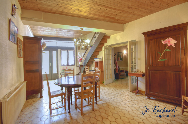 Dpt Rhône (69), à vendre CHAPONOST maison P7 de 143,34 m² - Terrain de 0,00 m²