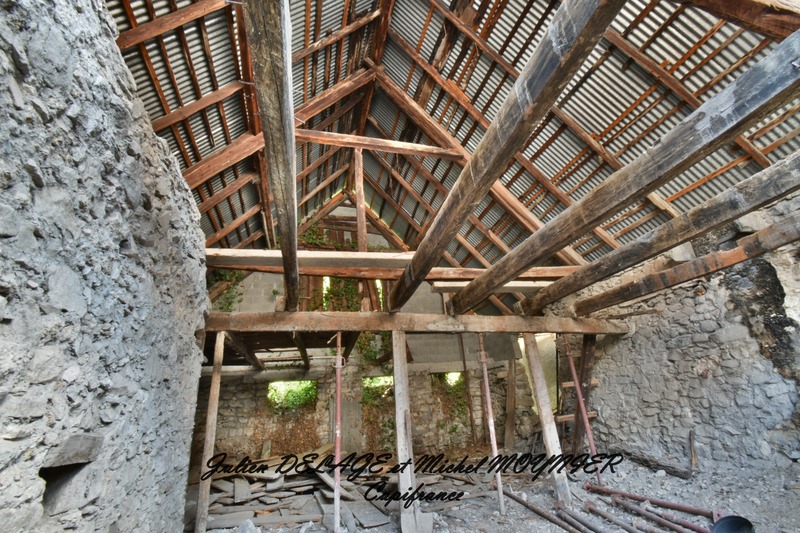Image d'un maison à rénover dans le village du lauzet-ubaye proche de barcelonnette (dep 04) à 58000€ à le lauzet-ubaye (04340)