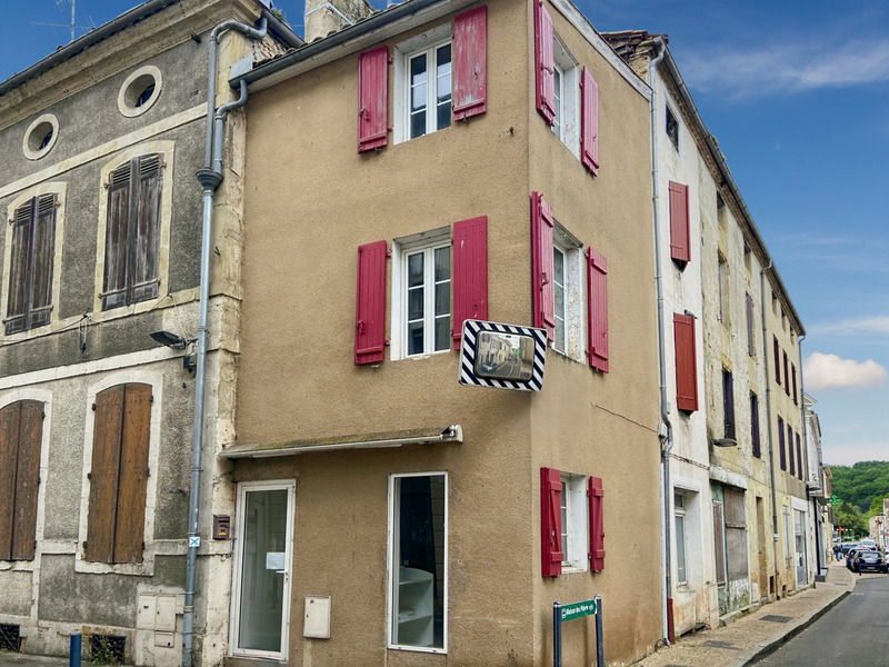 Image d'un dpt landes (40), à vendre aire sur l'adour immeuble d'angle de 43 m² habitables à 49000€ à sarron (40800)