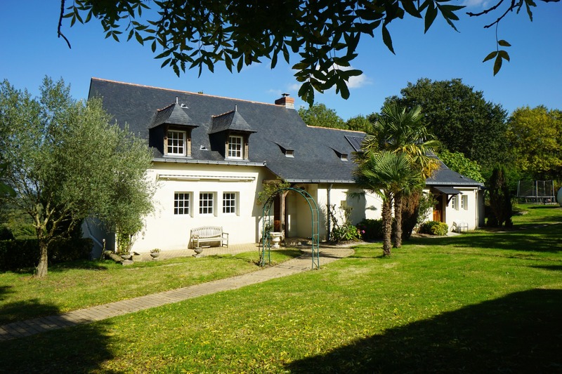 Image d'un propriété d'exception avec vue panoramique et calme absolu, proche de saumur à 887000€ à saumur (49400)