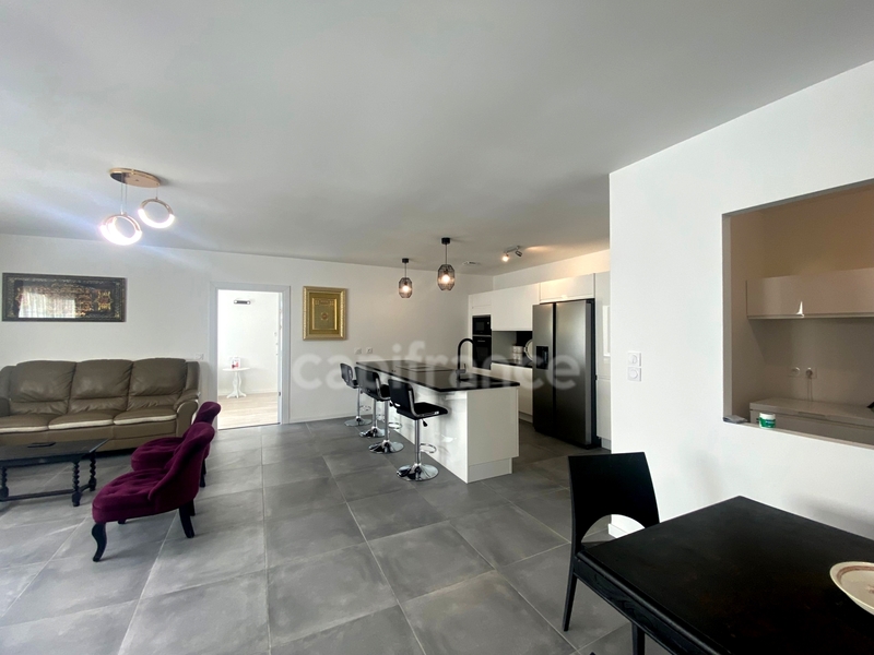 Image d'un à vendre : maison neuve de 2024 - plain-pied moderne et équipée à rochefort 17300 à 420000€ à rochefort (73240)