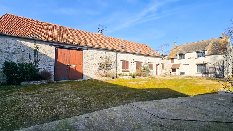 Image d'un propriete à vendre 15 pièces etampes (91), 2 maisons d'habitations, 3 grandes dépendances sur terrain clos de 1308 m² à 900000€ à "étampes" (91150)