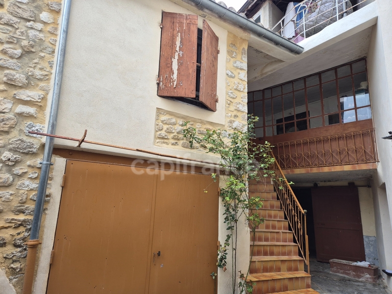 Image d'un maison à vendre 9 pièces proche uzes à 199500€ à vallabrix (30700)