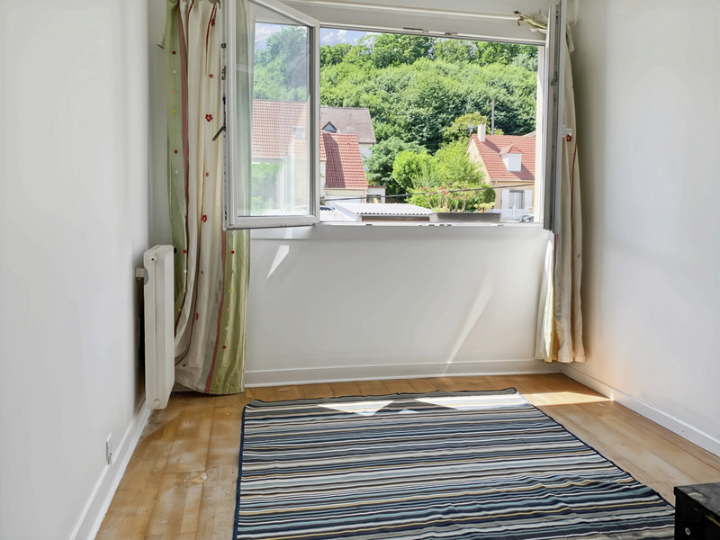 Dpt Yvelines (78), à vendre SAINT CYR L'ECOLE appartement T4 de 74 m²