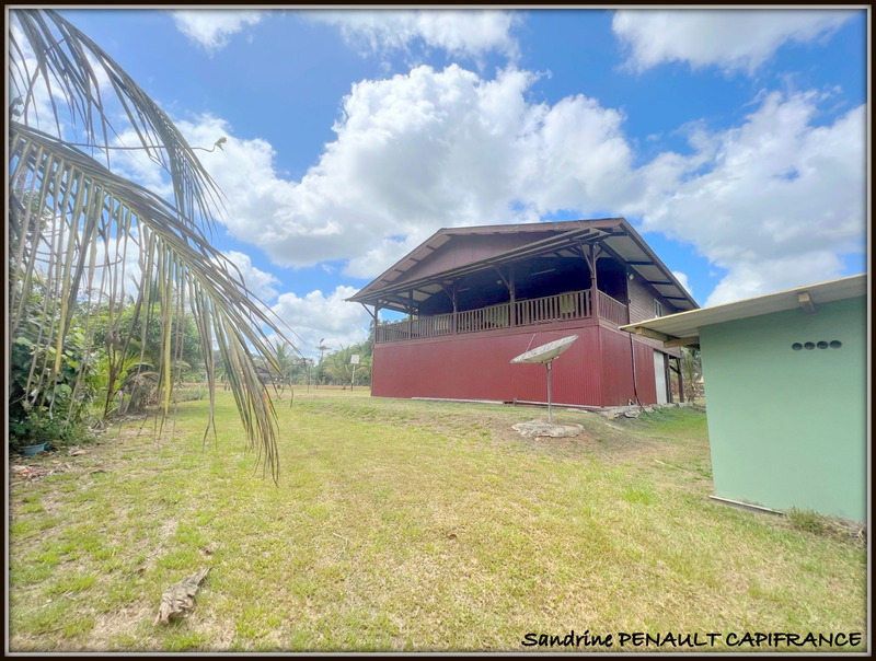A VENDRE A KOUROU (97310 Guyane Française) UNE MAGNIFIQUE MAISON DE CAMPAGNE T4 DE 103 m² SUR UN TERRAIN DE 5000 m² - AU PRIX DE 395 000 €