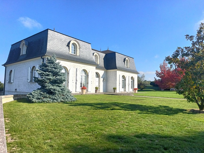 MONTLUCON A vendre  Maison contemporaine 7 pièces