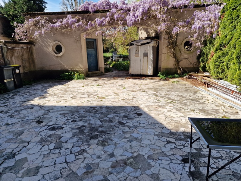 Immeuble à vendre proche EPINAL (88) Ensemble immobilier T10 à rénover avec dépendances / 1172 m2 de terrain