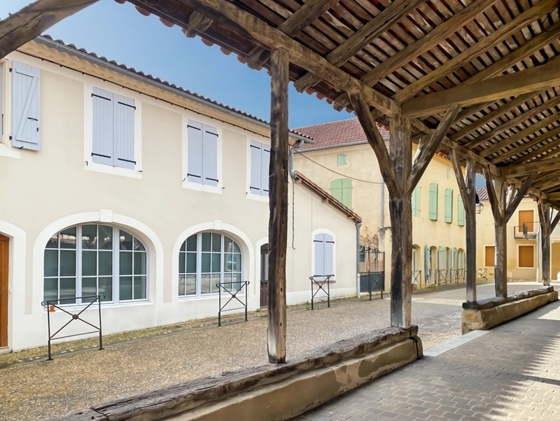 Dpt Gers (32), BASSOUES (32), à vendre ensemble de 2 maisons (3 logements)- P15 de 380 m² - Terrain de 2474 m2