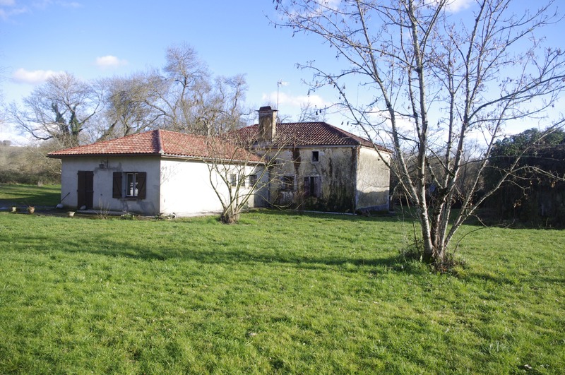 Propriété 6 pièces + dépendances sur 19 HA de terrain à vendre LAGRAULET DU GERS