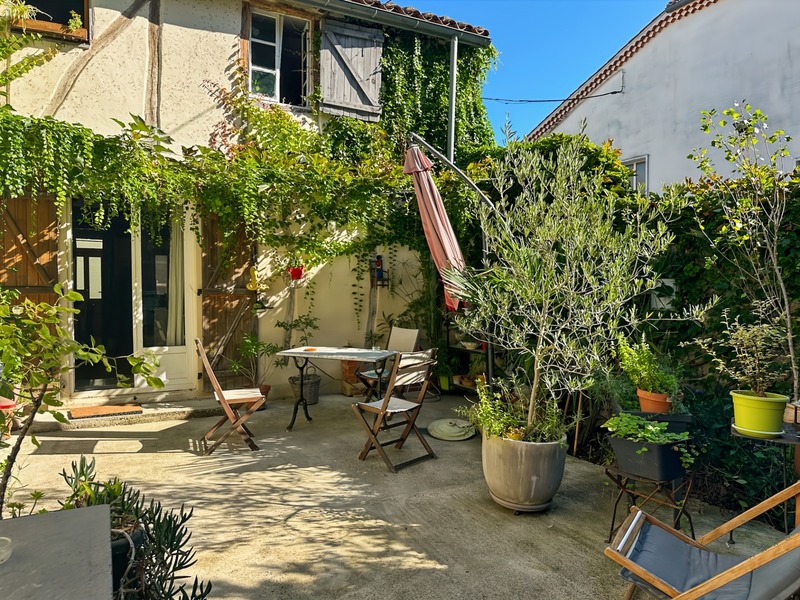 BASSOUES (32) - À VENDRE - Ensemble de deux maisons à Bassoues (8 pièces) - 183 m2 avec cour intérieure