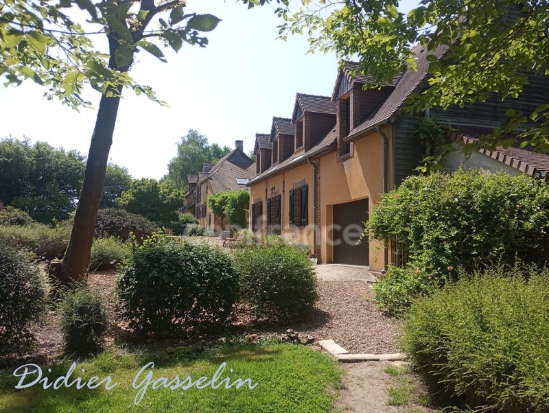 2 Maisons à vendre 10 pièces (72)