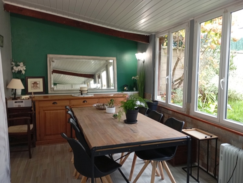 Maison en pierres pleine de charme avec terrain et beau potentiel