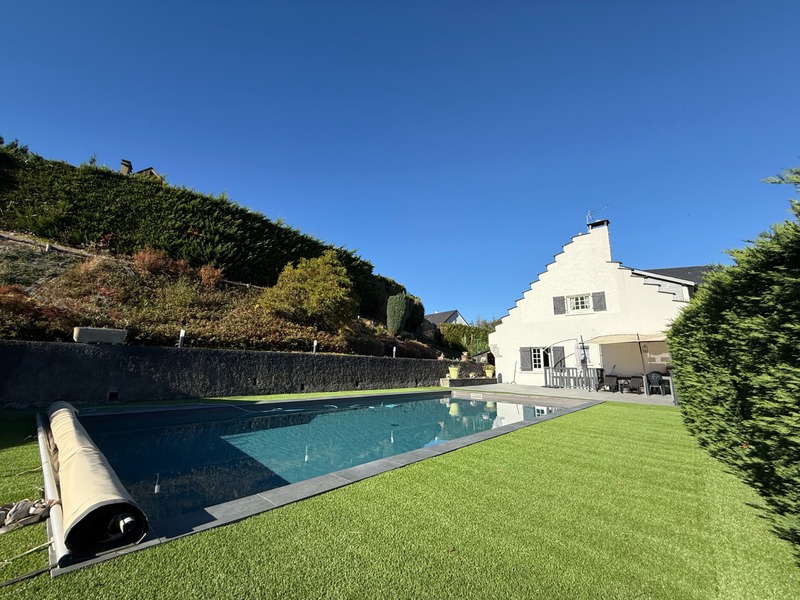SUPERBE VILLA EN POSITION DOMINANTE