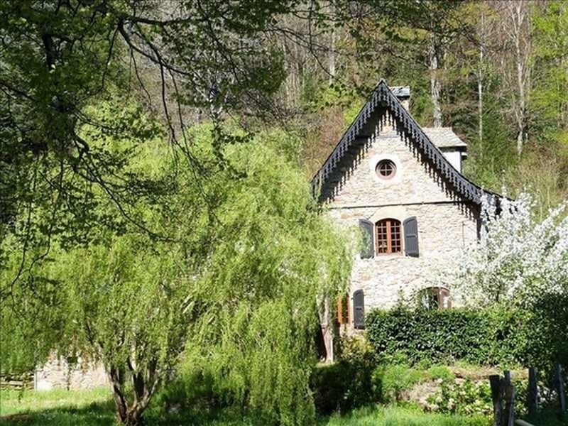 RARE: Moulin auvergnat authentique au bord d'un ruisseau