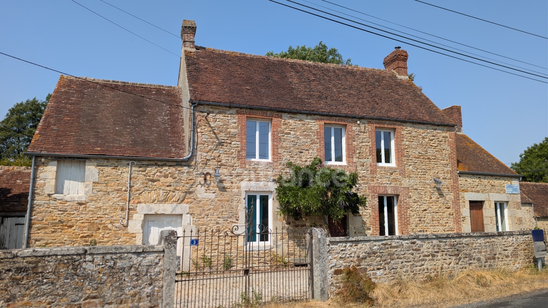 Maison en pierre 120 m² - 4 chambres - Terrain 4 180 m² - Proche Argentan et Sées LE CERCUEIL (61) ORNE - NORMANDIE