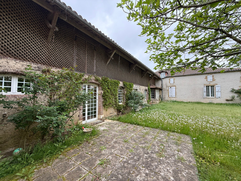 AIRE SUR L'ADOUR (40) Opportunité rare : Corps de ferme à réhabiliter avec fort potentiel investisseur