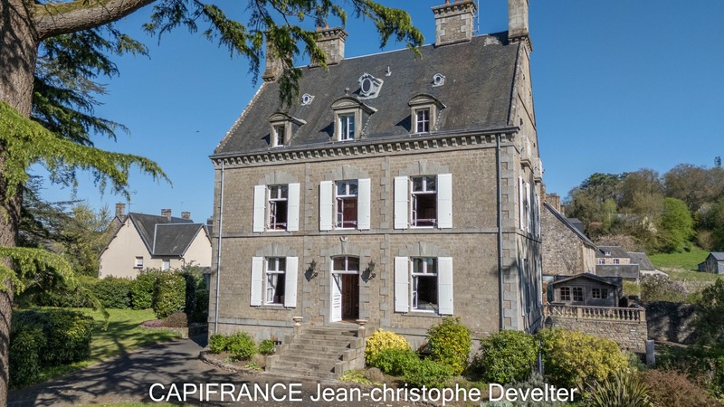 MORTAIN (50) Charmante demeure normande du XVIIIe siècle à 30 minutes de la mer