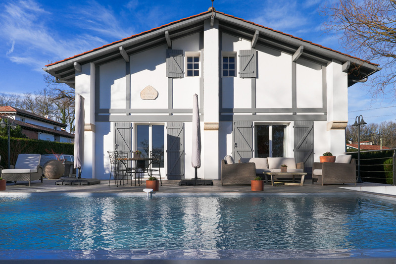 ASCAIN  Superbe maison familiale rénovée avec vue montagne