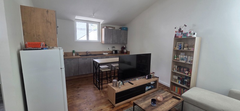 Appartement T2, rénové entièrement, 85m², mezzanine, centre de LARUNS (64)
