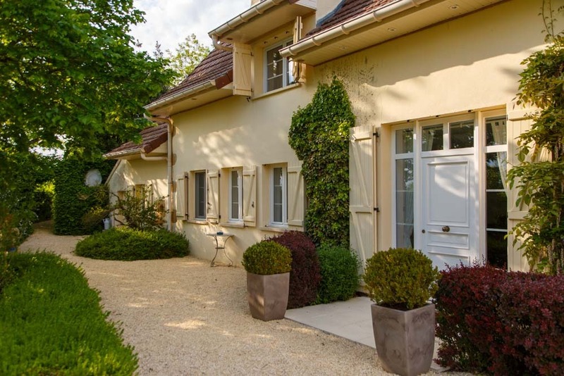 Propriété à vendre 8 pièces, 10 min de Paray Le Monial(71)