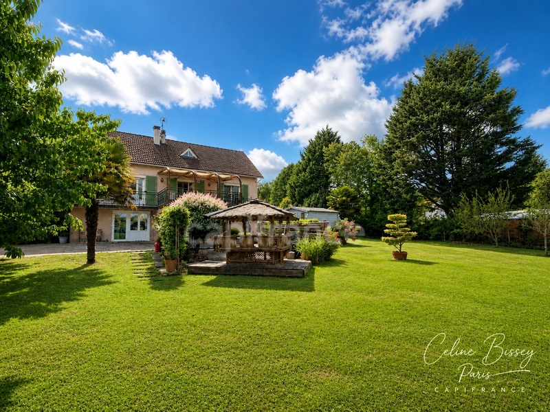 Maison à vendre 7 pièces 161 M2 PONT SUR YONNE (89), Terrain 1974 M2, 4 Chambres, Piscine avec abri 10 M X 5 m