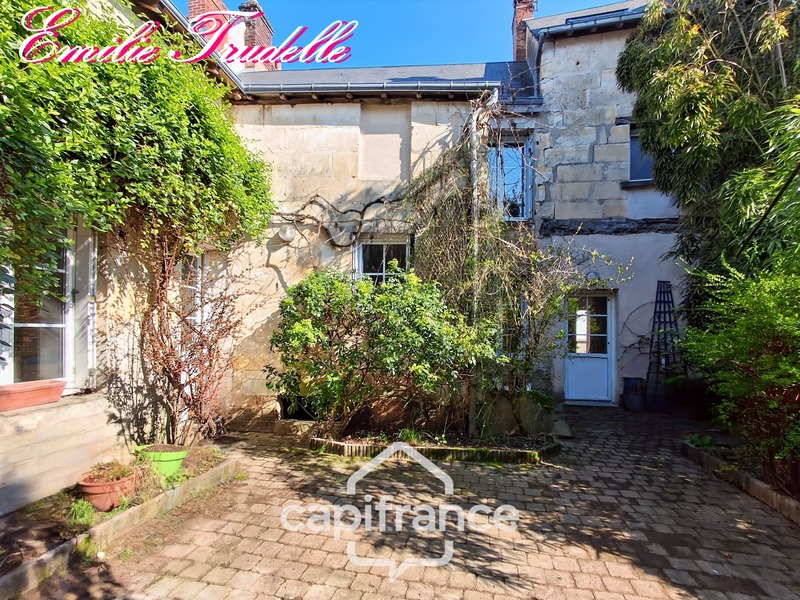 Maison à vendre 6 pièces LA CHARTRE SUR LE LOIR (72) Maison de caractère – cœur de ville – 181 m² – cour, dépendance et caves
