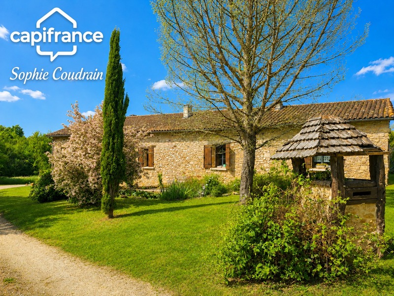 Longère en pierre avec 3 chambres - Dépendances - 2.76 hectares - proche de MONFLANQUIN (Lot-et-Garonne)