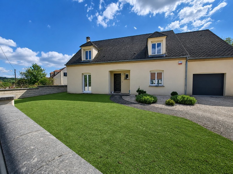 PAVILLON DE STANDING, en périphérie de Soissons, 165 m2 habitable environ