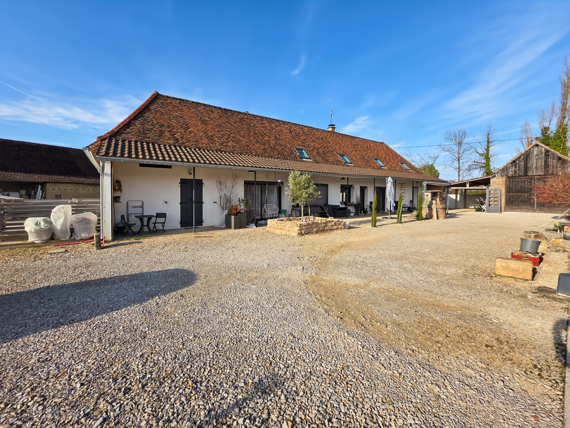Ferme bressane rénovée à Louhans – 14 pièces, 192 m² avec espace indépendant idéal Airbnb (71)