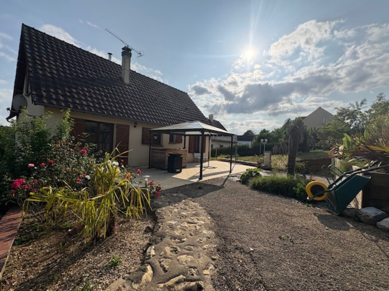 À VENDRE : Grande Maison Familiale sur Sous-Sol Total – Idéalement Située BLENEAU (89)