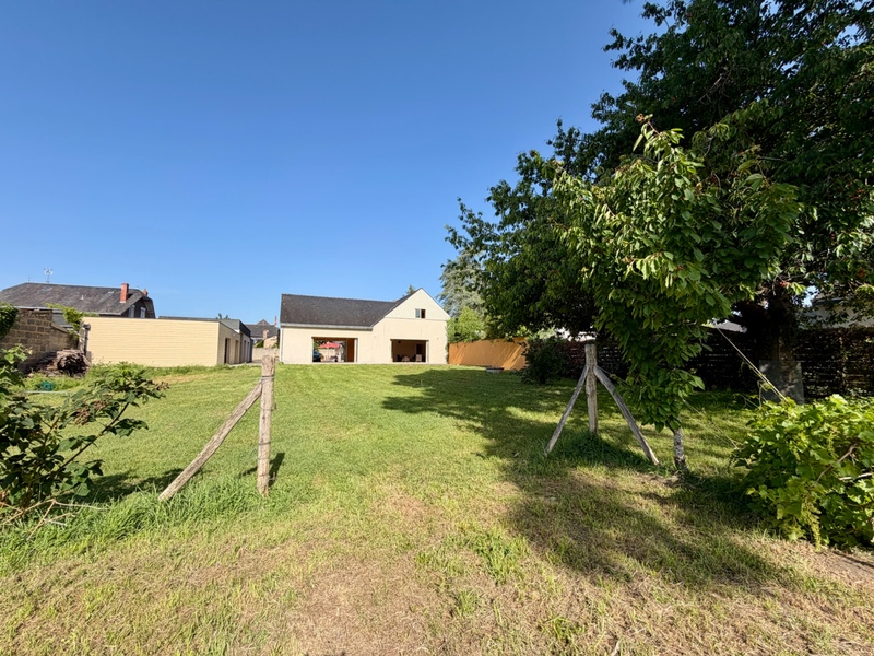 Maison à vendre 10 pièces TIERCE (49)